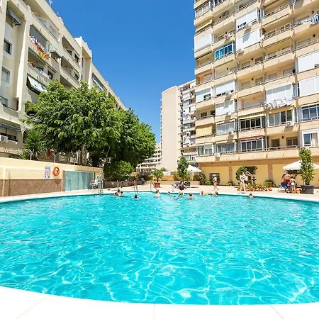 Piscinas - Wifi - Fire Stick Amazon - 10 Min Playa - 5 Min Centro - Recien Reformado Apartment