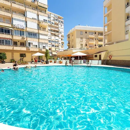 Apartamento Piscinas - Wifi - Fire Stick Amazon - 10 Min Playa - 5 Min Centro - Recién Reformado *